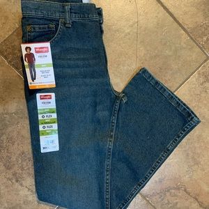 Wranglers adjust to fit boys jeans- 14 reg bootcut